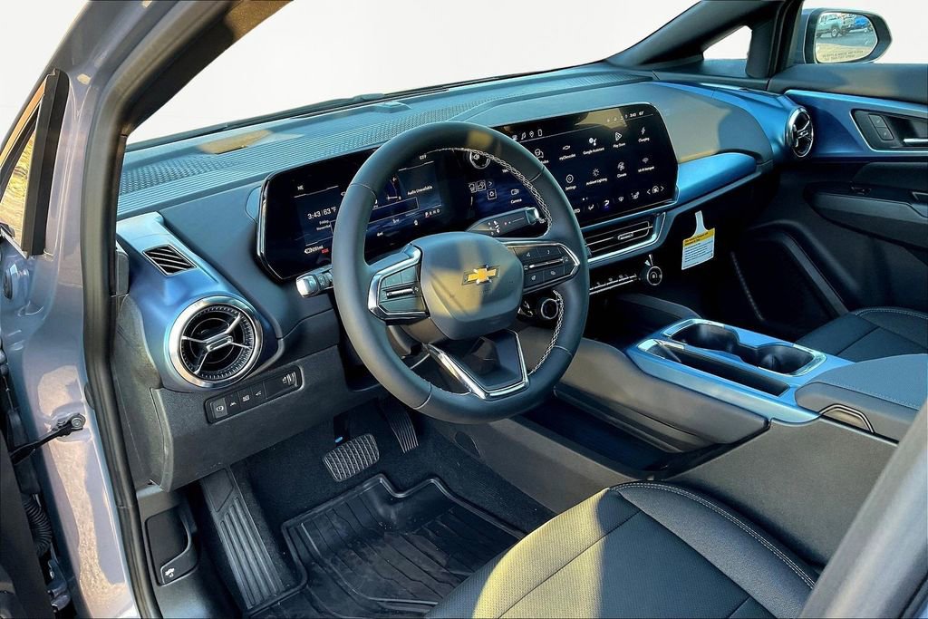 New 2026 Chevrolet Equinox EV LT image 8