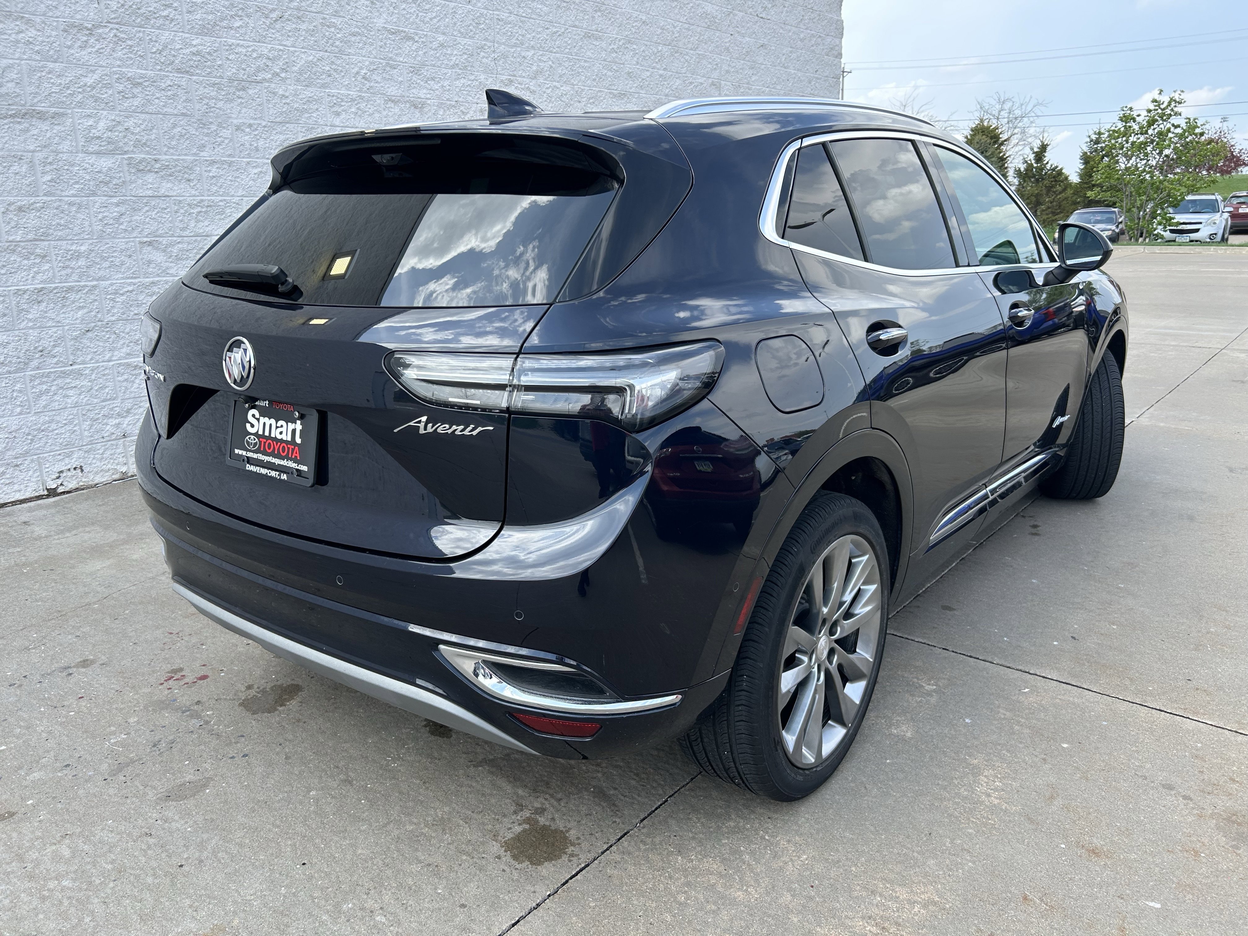 Used 2021 Buick Envision Avenir w/ Technology Package II AWD/4WD image 6