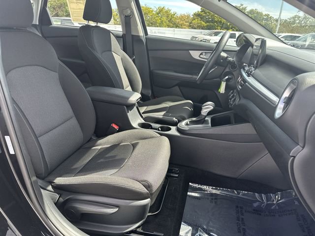 Used 2024 Kia Forte LXS image 32