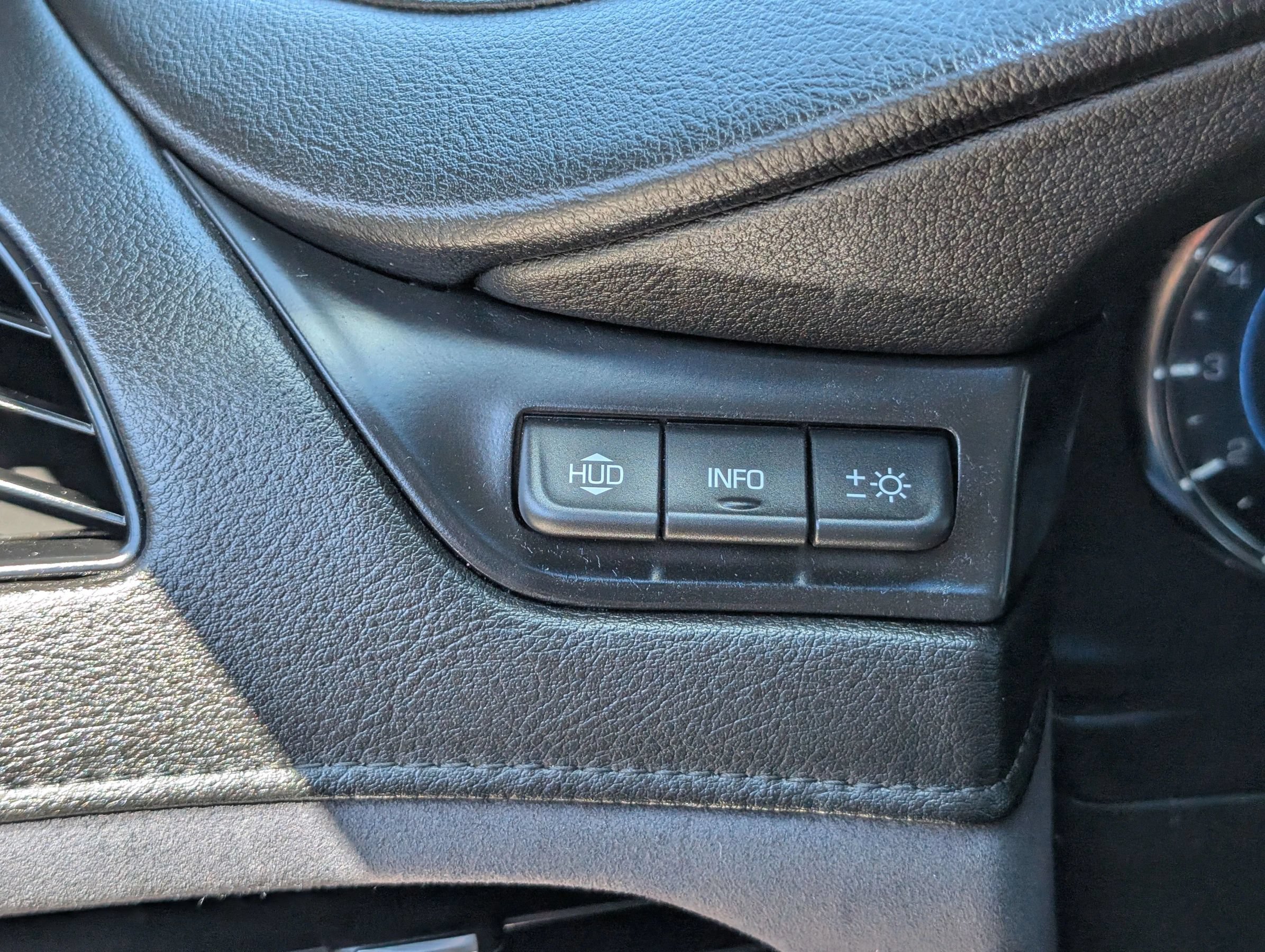 Used 2018 Cadillac Escalade ESV Luxury RWD image 25
