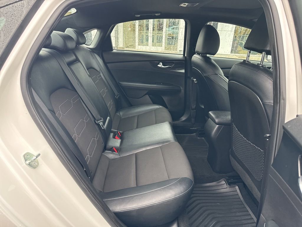 Used 2023 Kia Forte GT-Line w/ GT-Line Premium Package image 21