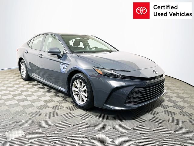 Certified 2025 Toyota Camry LE image 1
