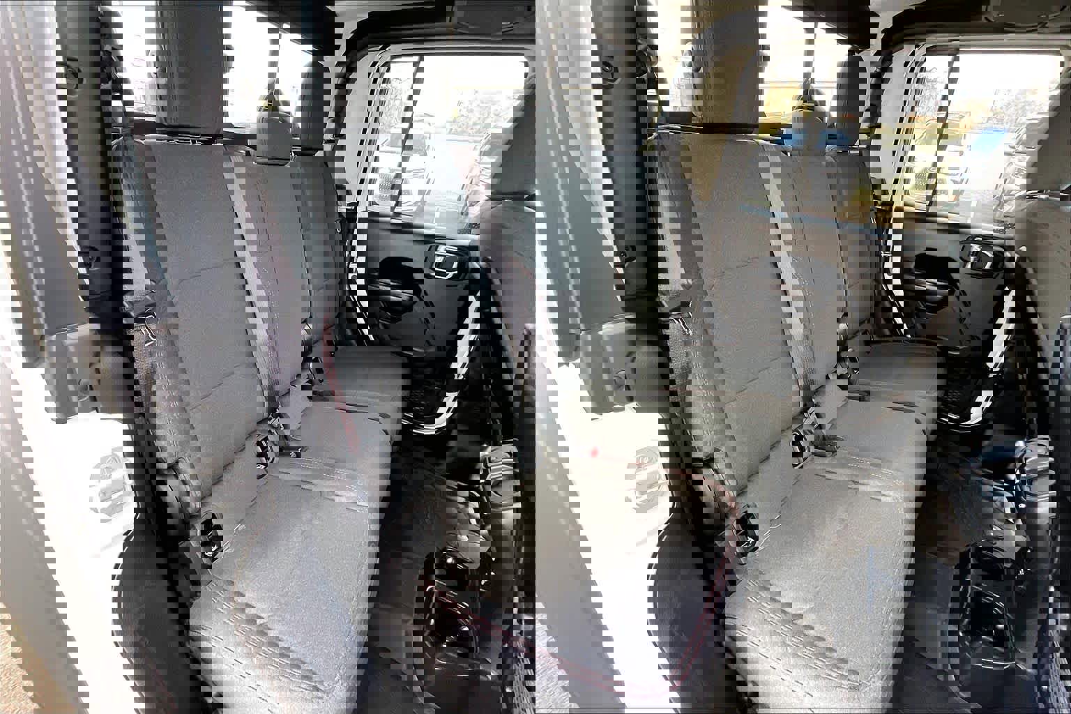 Used 2025 Jeep Gladiator Rubicon w/ Convenience Group image 19