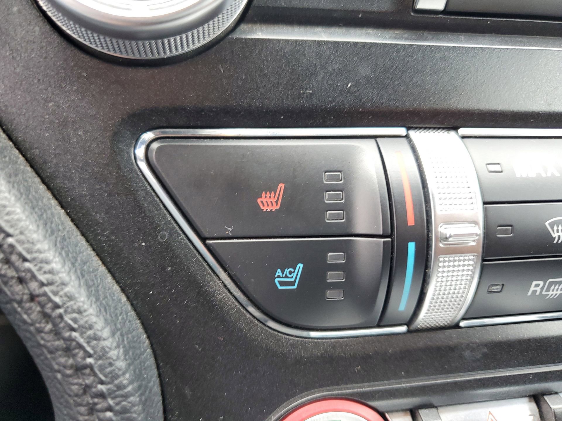 Used 2019 Ford Mustang GT Premium w/ Equipment Group 401A image 25