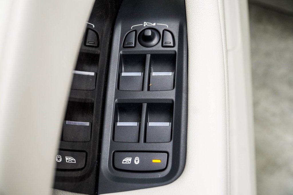 Used 2020 Jaguar I-PACE S image 39