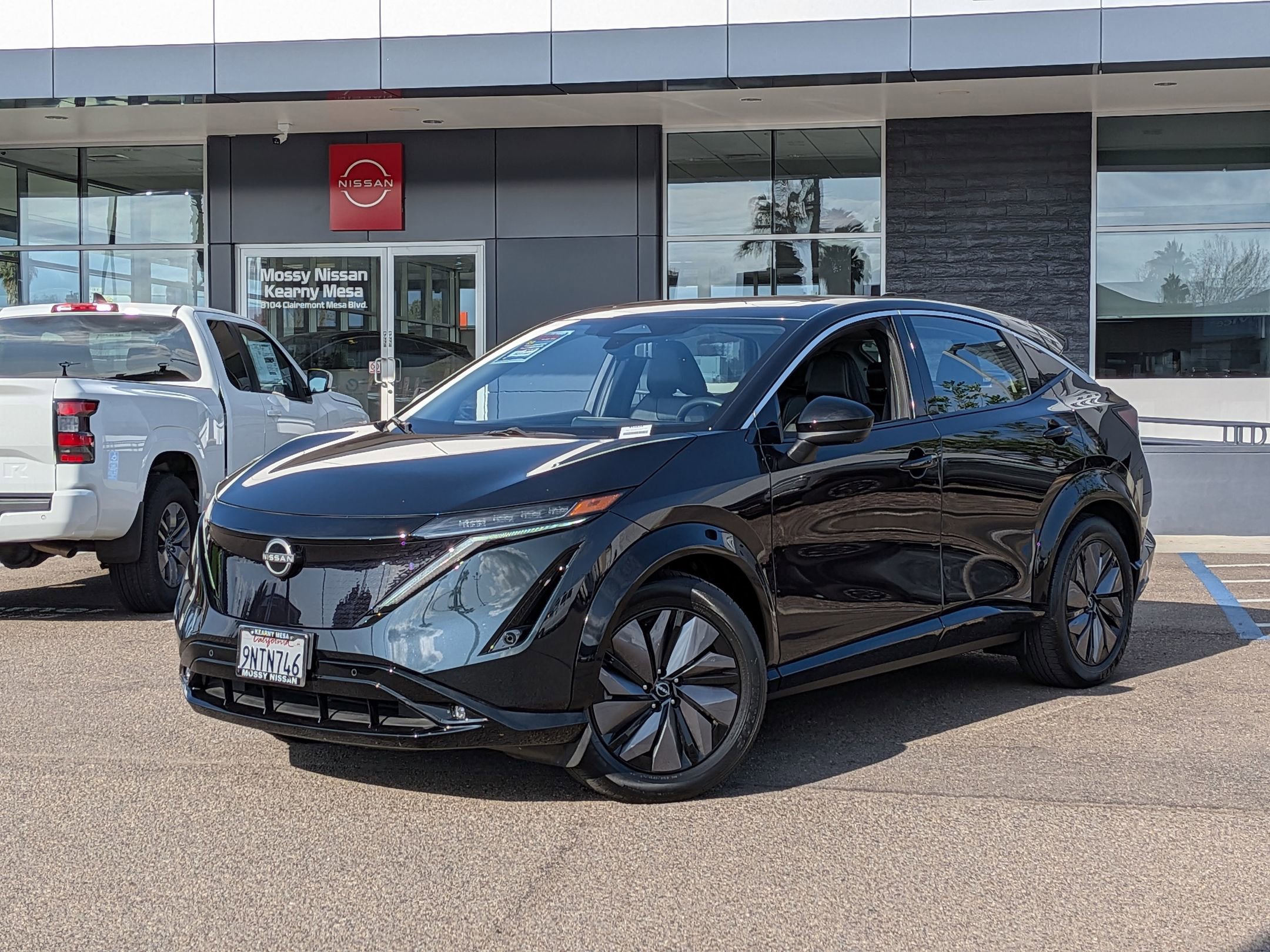 Used 2024 Nissan Ariya FWD image 1