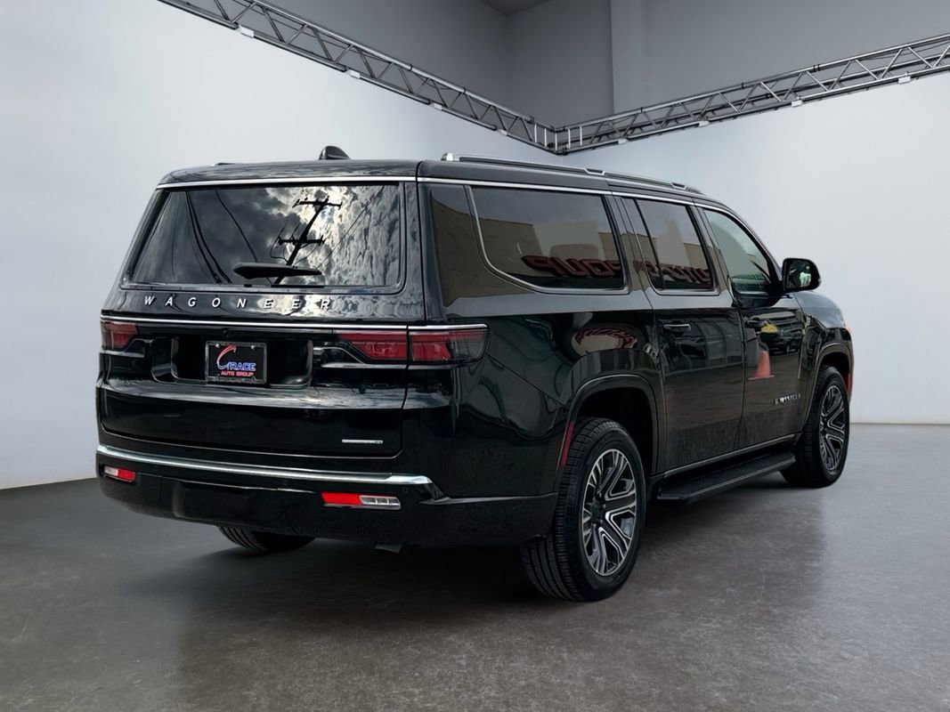 Used 2024 Jeep Wagoneer L Series II w/ Flexible Seating Group image 5