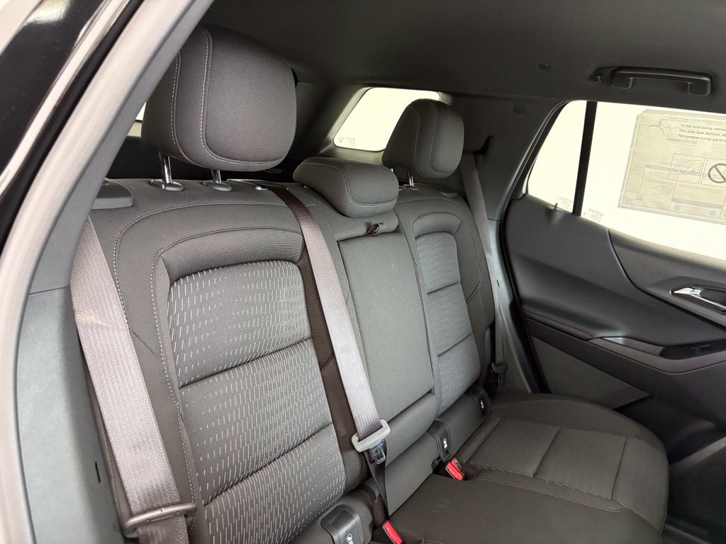 New 2027 Chevrolet Equinox LT w/ LPO, Floor Liner Package FWD image 32