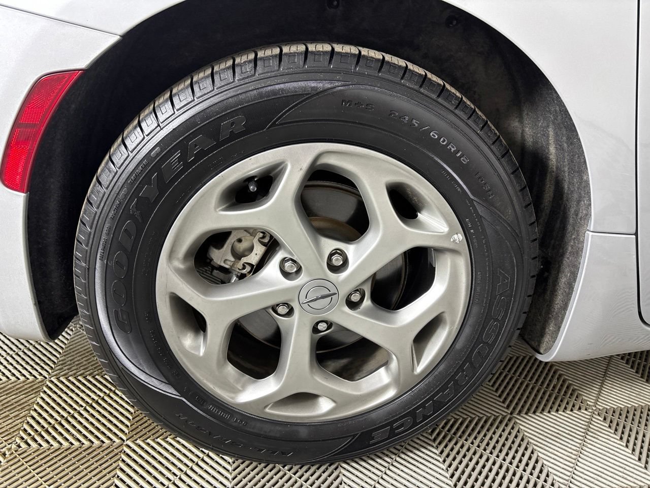Used 2024 Chrysler Pacifica Limited FWD image 33