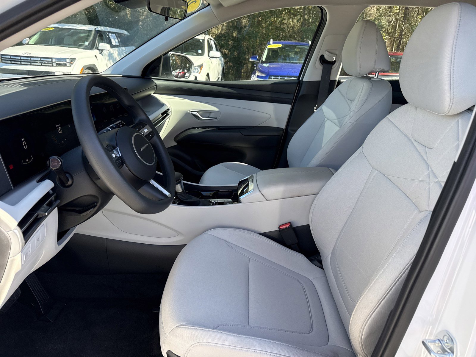 Certified 2025 Hyundai Tucson SE image 11