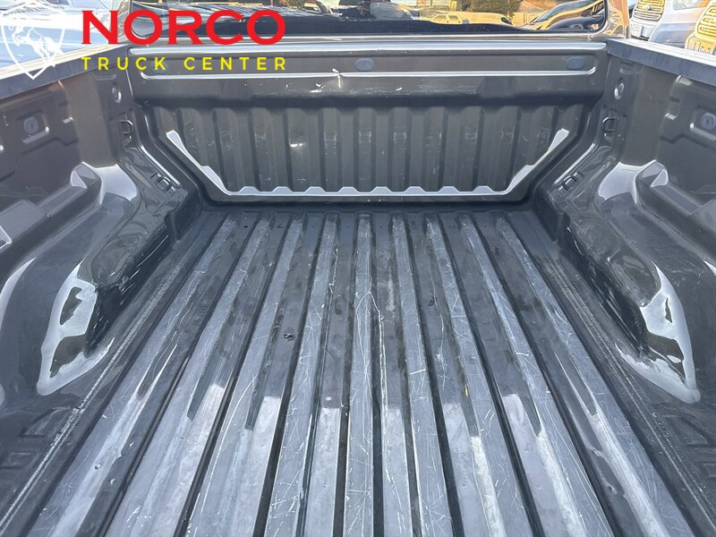 Used 2023 Chevrolet Colorado W/T RWD image 4