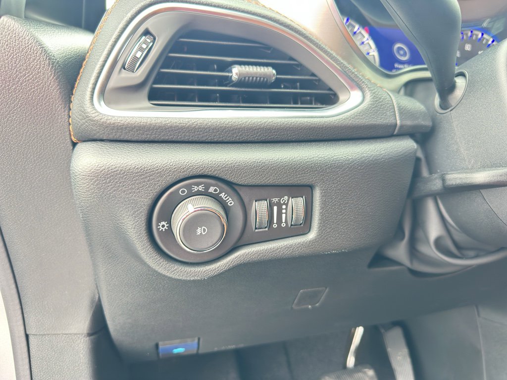 New 2026 Chrysler Pacifica Pinnacle w/ Trailer Tow Group image 24