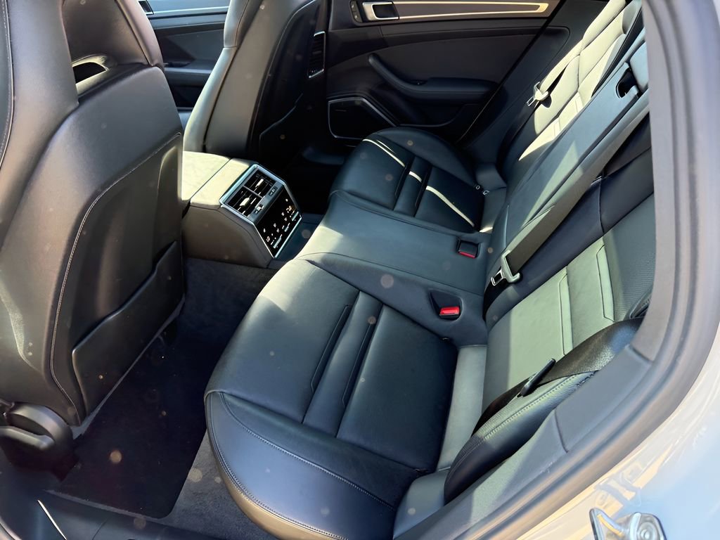 Used 2022 Porsche Panamera Platinum Edition image 13