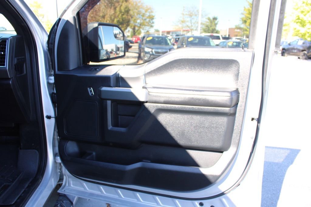 Used 2016 Ford F150 XLT w/ Equipment Group 302A Luxury image 22