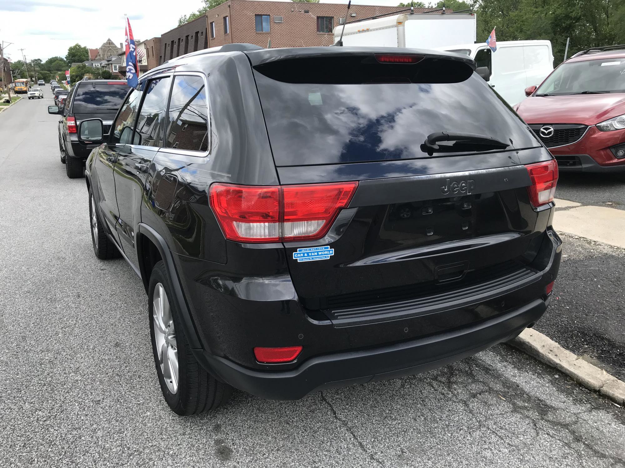 Used 2013 Jeep Grand Cherokee Laredo AWD/4WD image 6