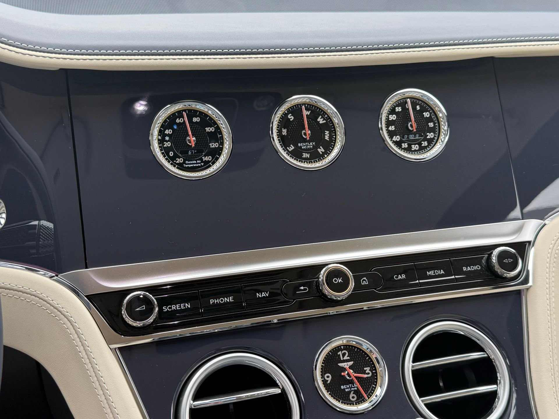 New 2026 Bentley Continental GT AWD/4WD image 36