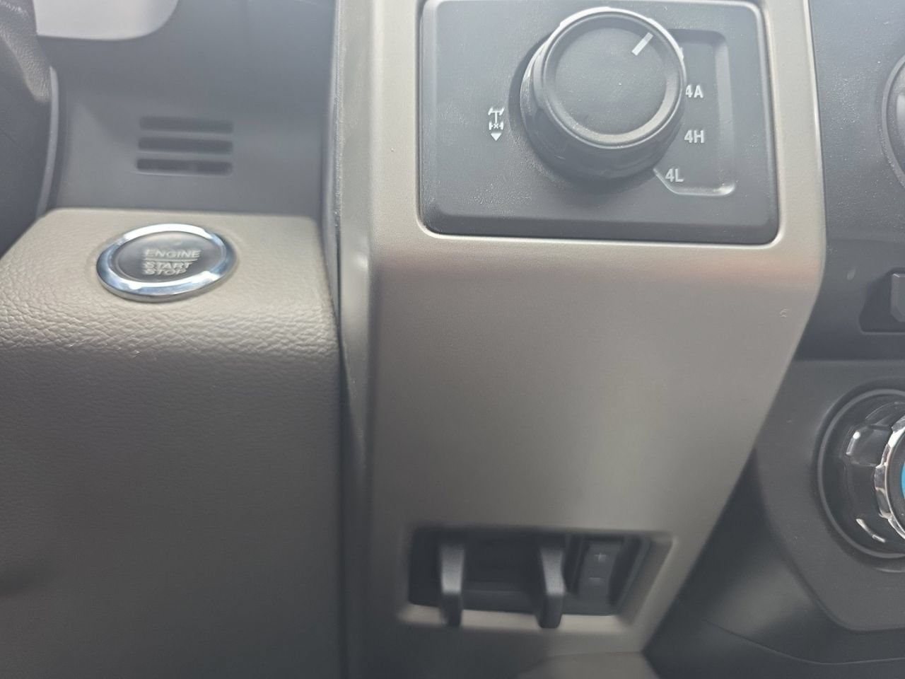 Used 2016 Ford F150 Lariat AWD/4WD image 29