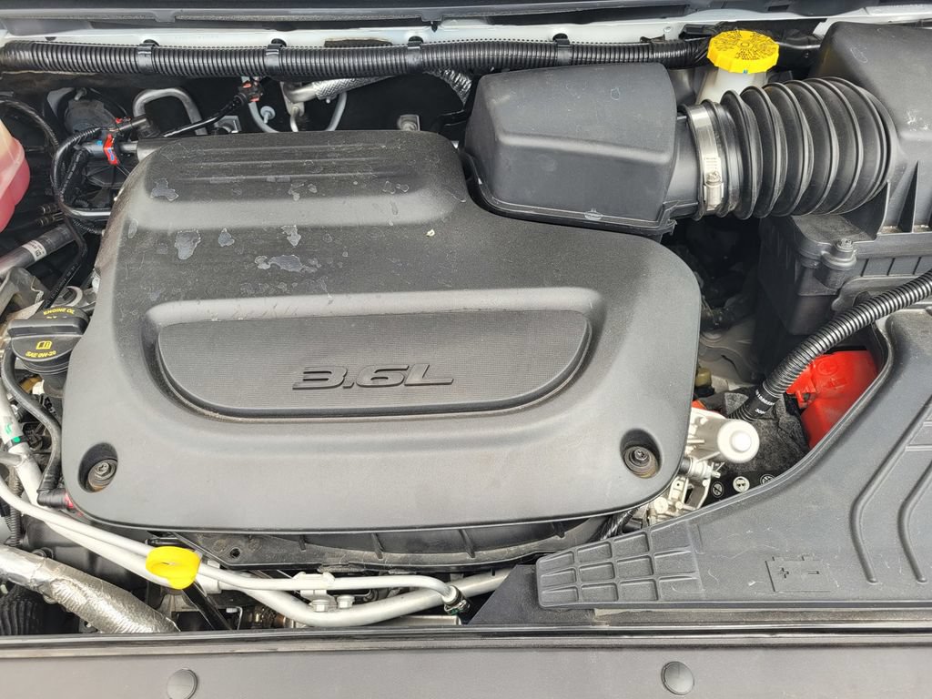 Used 2025 Chrysler Pacifica Select FWD image 24