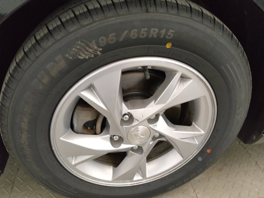 Used 2021 Hyundai Elantra SE FWD image 31