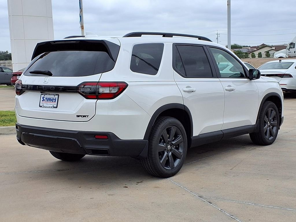New 2026 Honda Pilot Sport image 7