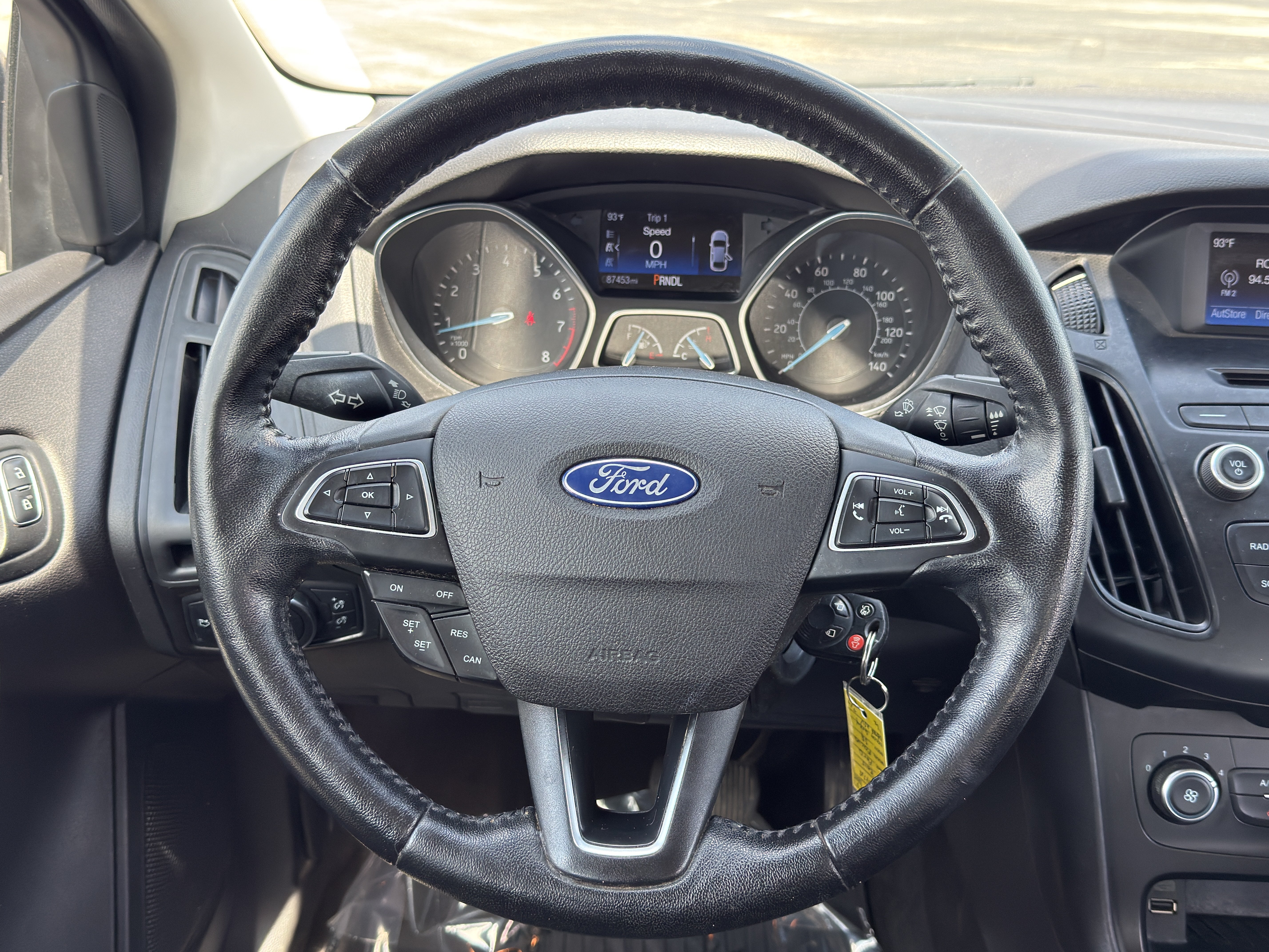 Used 2015 Ford Focus SE w/ SE Cold Weather Package FWD image 21