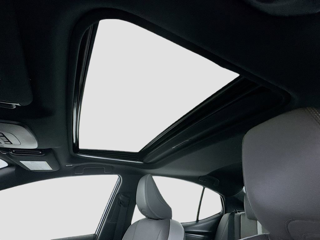 Used 2025 Toyota Camry SE image 15