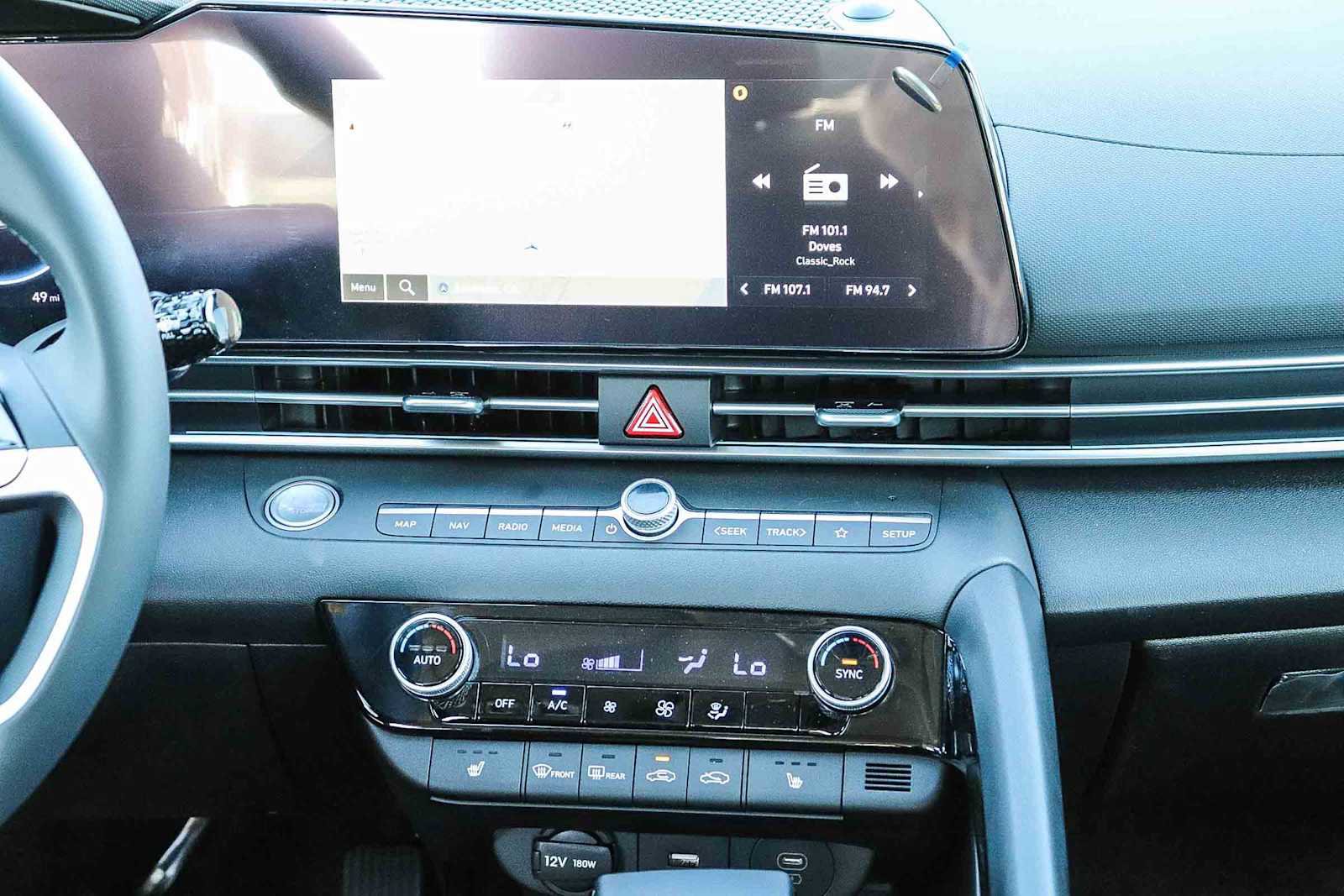 New 2025 Hyundai Elantra SEL image 16