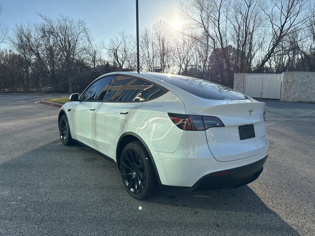Used 2024 Tesla Model Y Long Range image 3