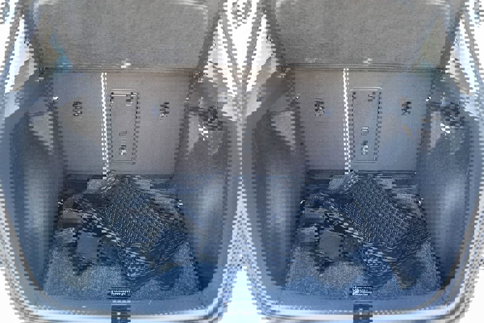 Used 2024 Volkswagen Taos SE image 24