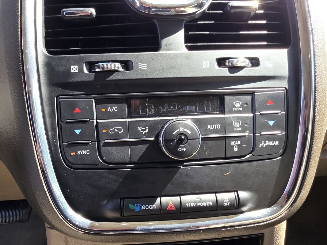 Used 2015 Chrysler Town & Country Touring FWD image 25