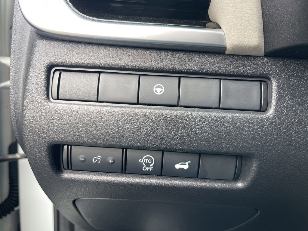 Certified 2023 Nissan Rogue SL w/ SL Premium Package image 17