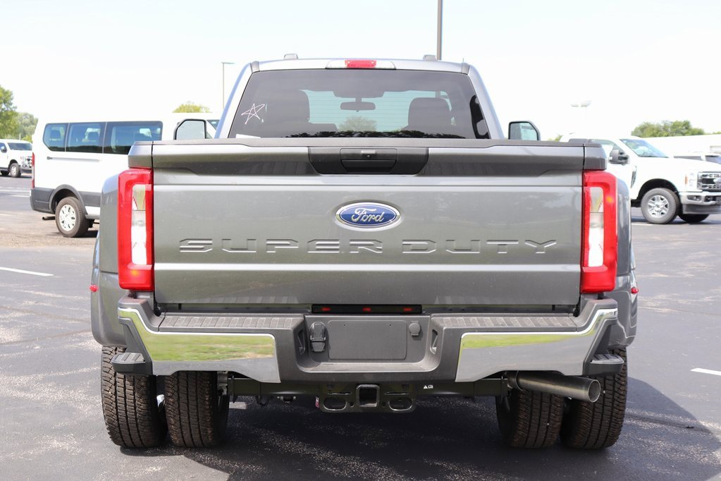 New 2026 Ford F350 4x4 Regular Cab DRW Super Duty image 14