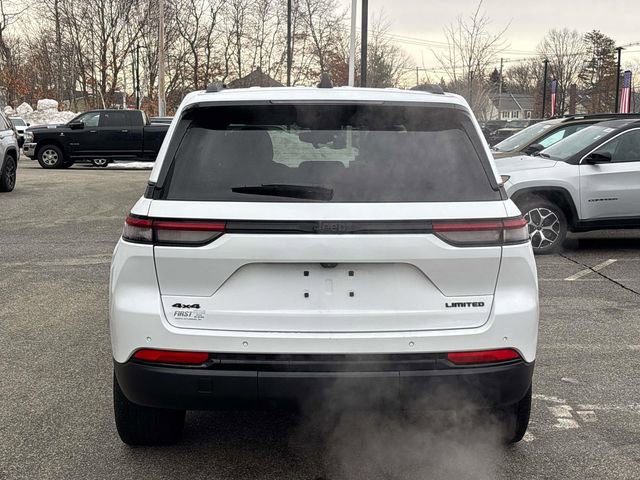 Used 2023 Jeep Grand Cherokee Limited w/ Black Appearance Package AWD/4WD image 4