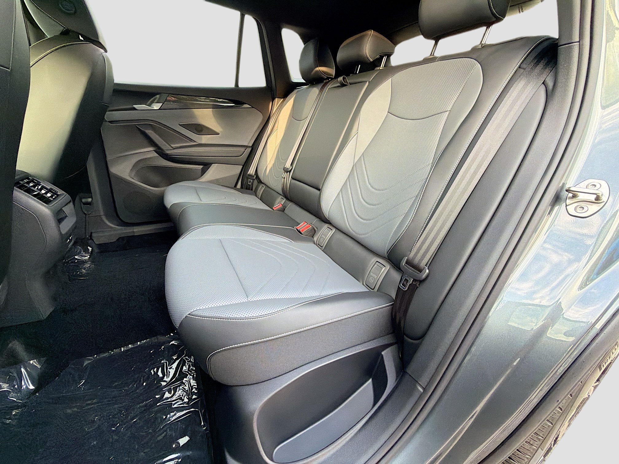 New 2026 Volkswagen Tiguan SE R-Line AWD/4WD image 21