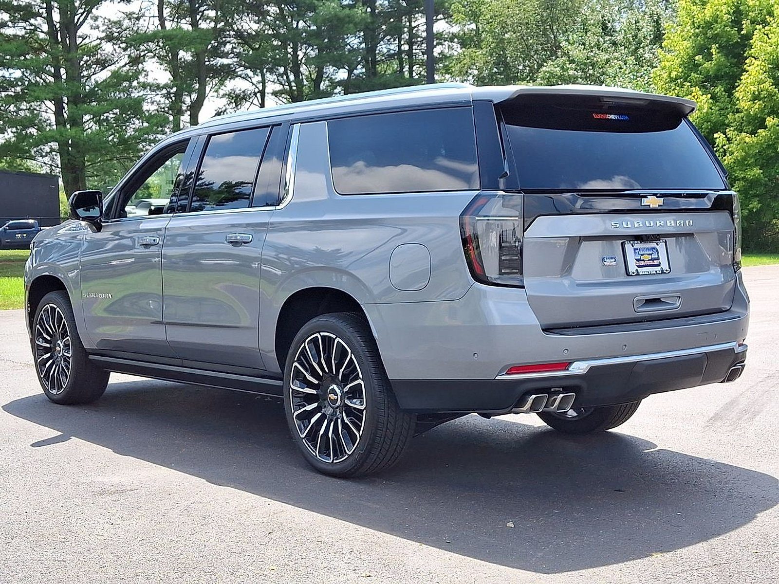 New 2026 Chevrolet Suburban High Country AWD/4WD image 11