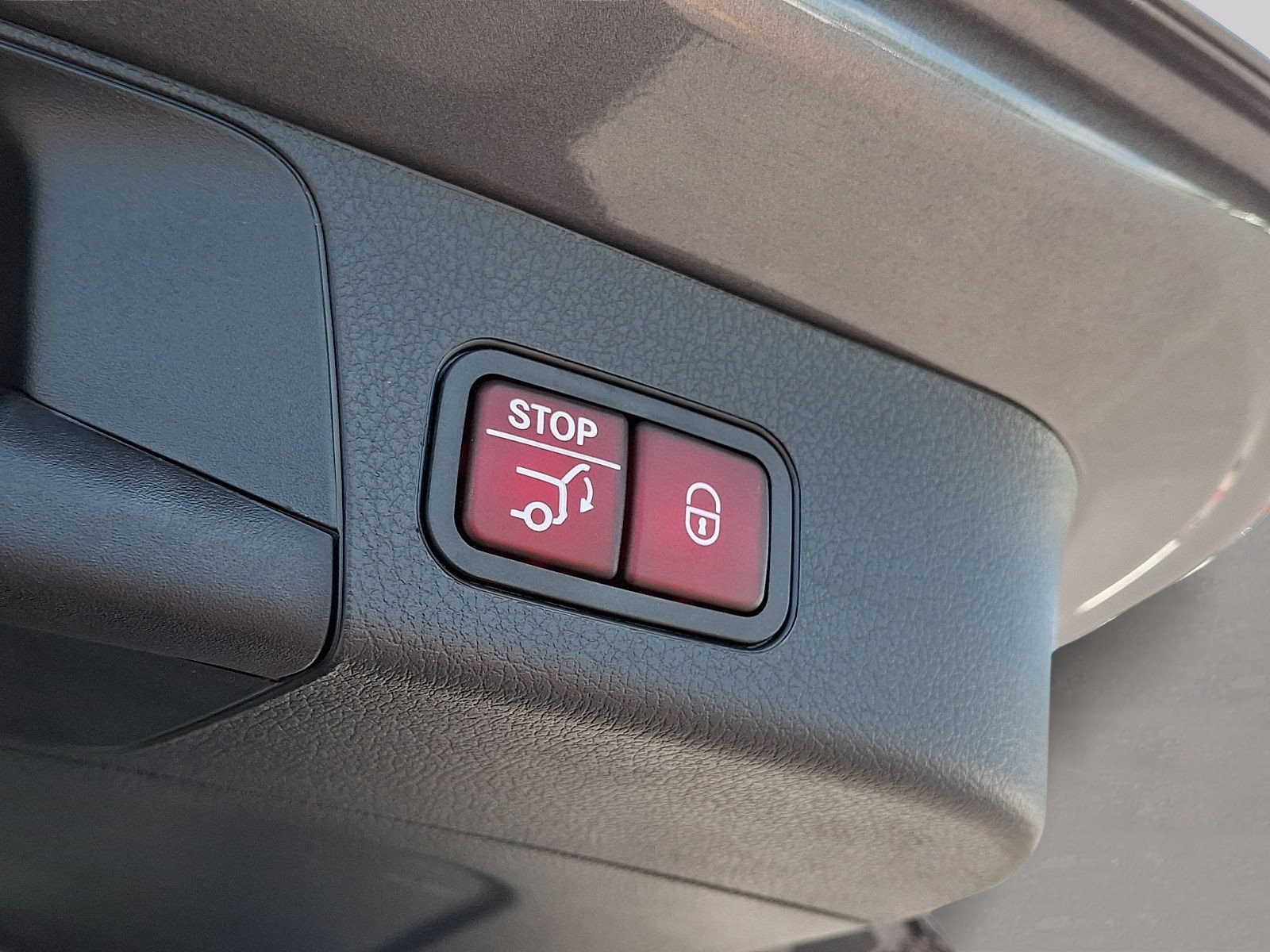 Used 2026 Mercedes-Benz GLB 250 4MATIC image 6