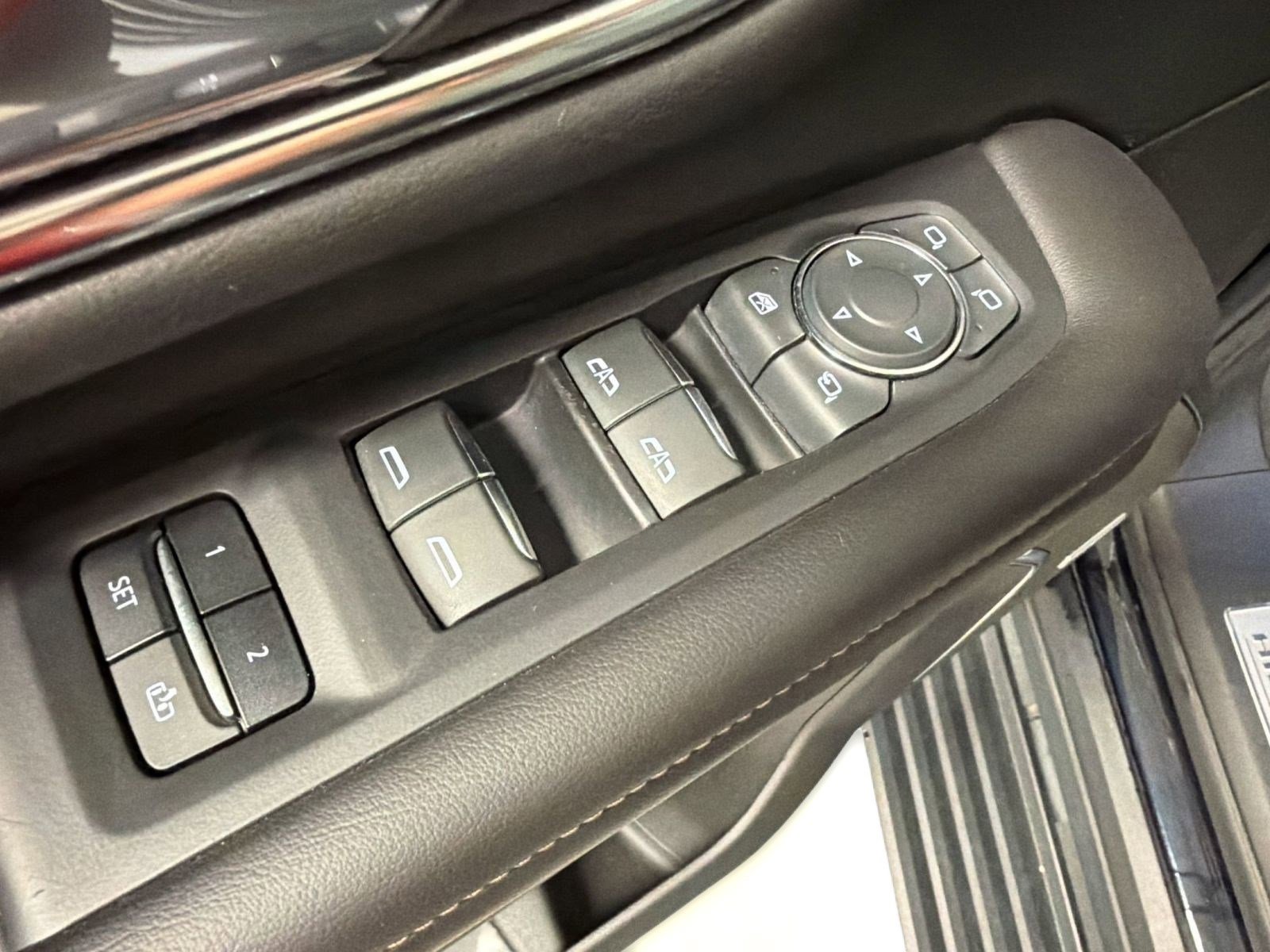 Used 2021 Chevrolet Tahoe High Country w/ Premium Package RWD image 11