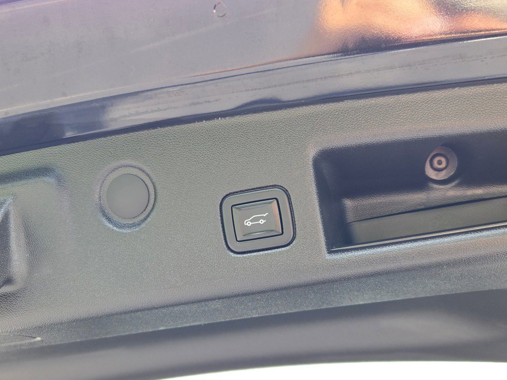 Used 2022 Chevrolet Equinox Premier image 14