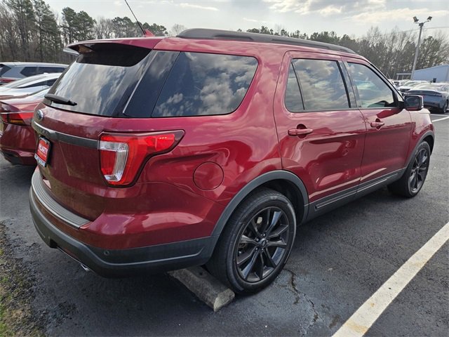 Used 2018 Ford Explorer XLT w/ Equipment Group 202A image 5
