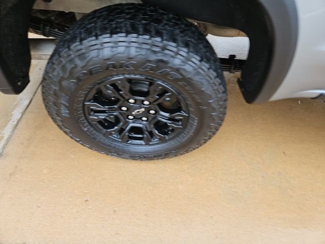 Used 2023 Chevrolet Silverado 1500 ZR2 w/ Technology Package image 11