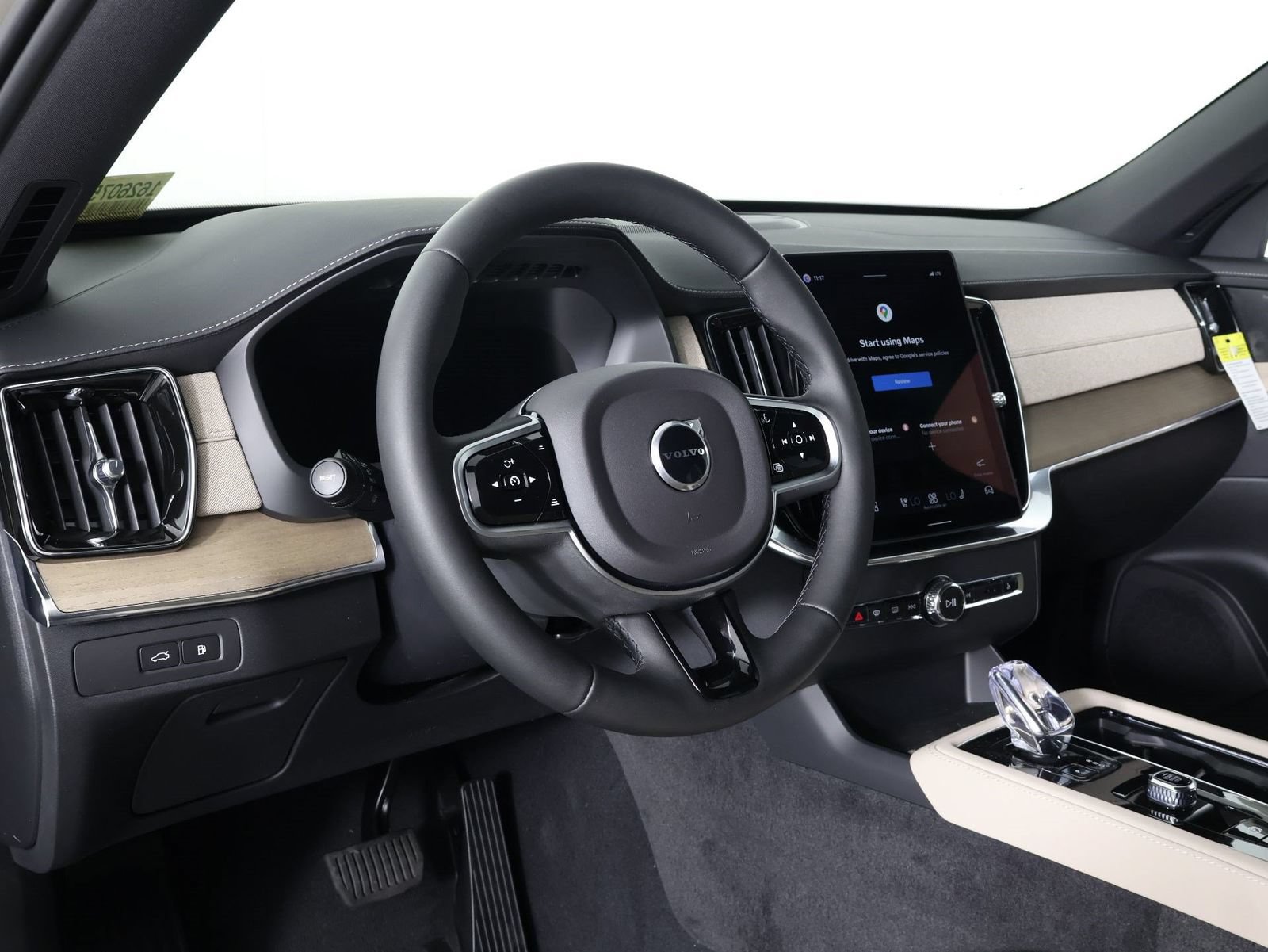 New 2026 Volvo XC90 T8 Plus w/ Protection Package Premier AWD/4WD image 8
