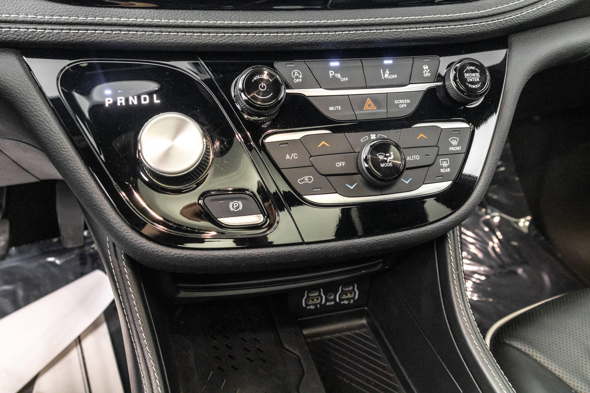 Used 2025 Chrysler Pacifica Limited FWD image 27