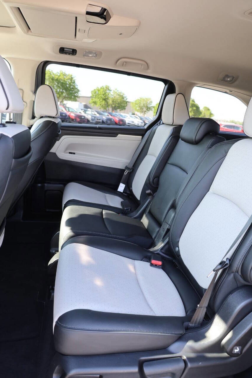 Used 2025 Honda Odyssey Elite image 18