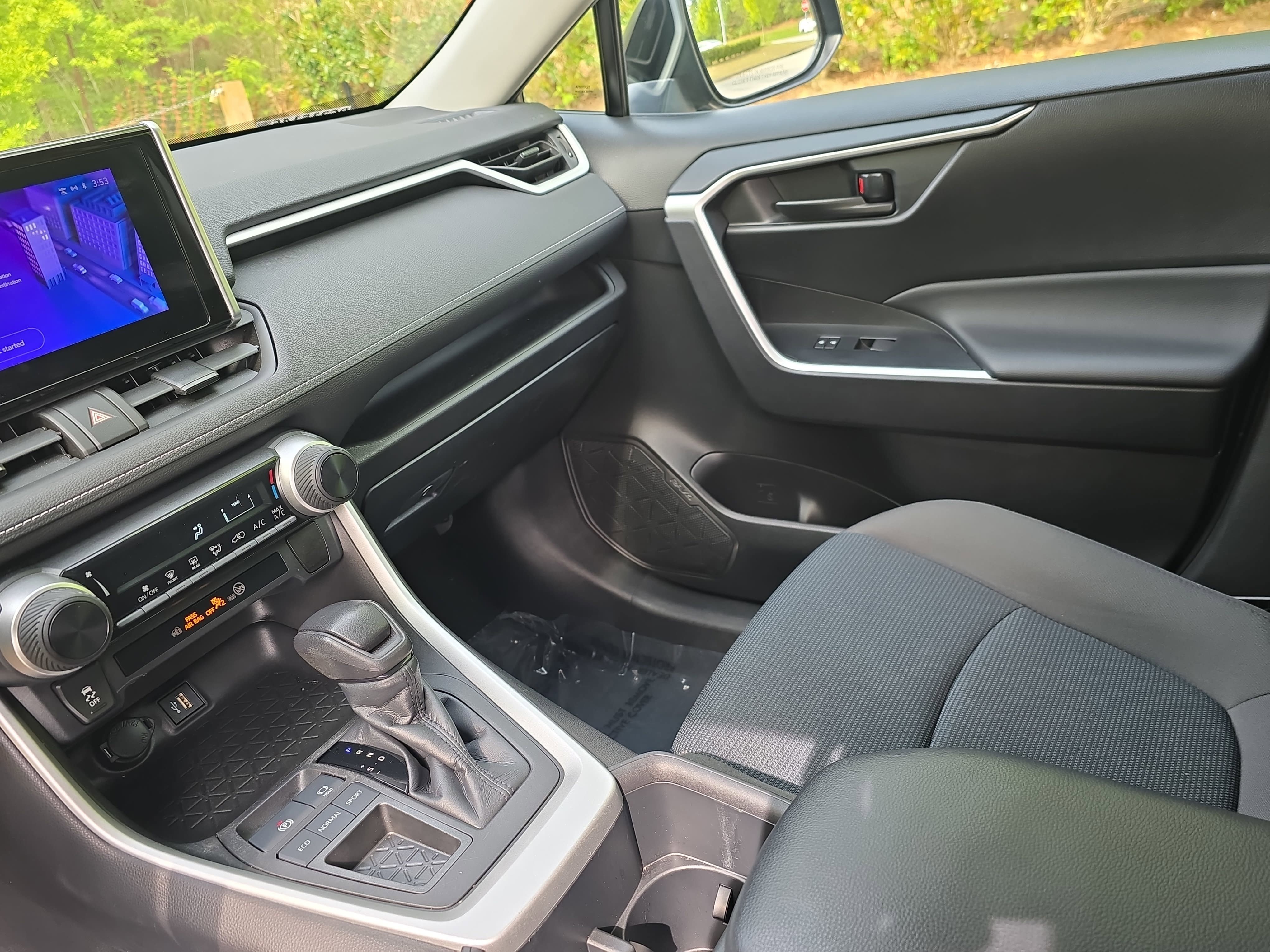 Used 2023 Toyota RAV4 LE image 23