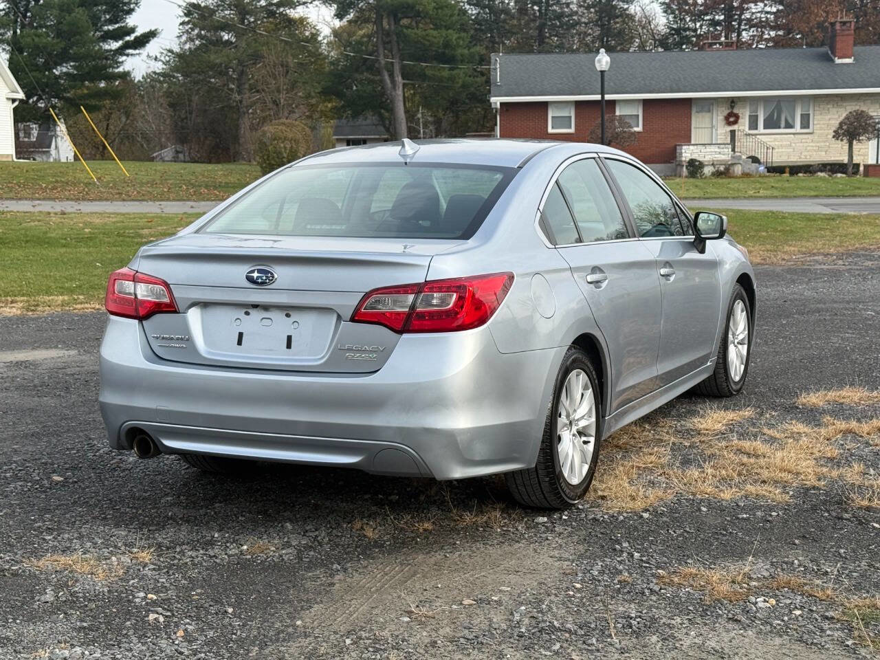 Used 2017 Subaru Legacy 2.5i Premium image 5