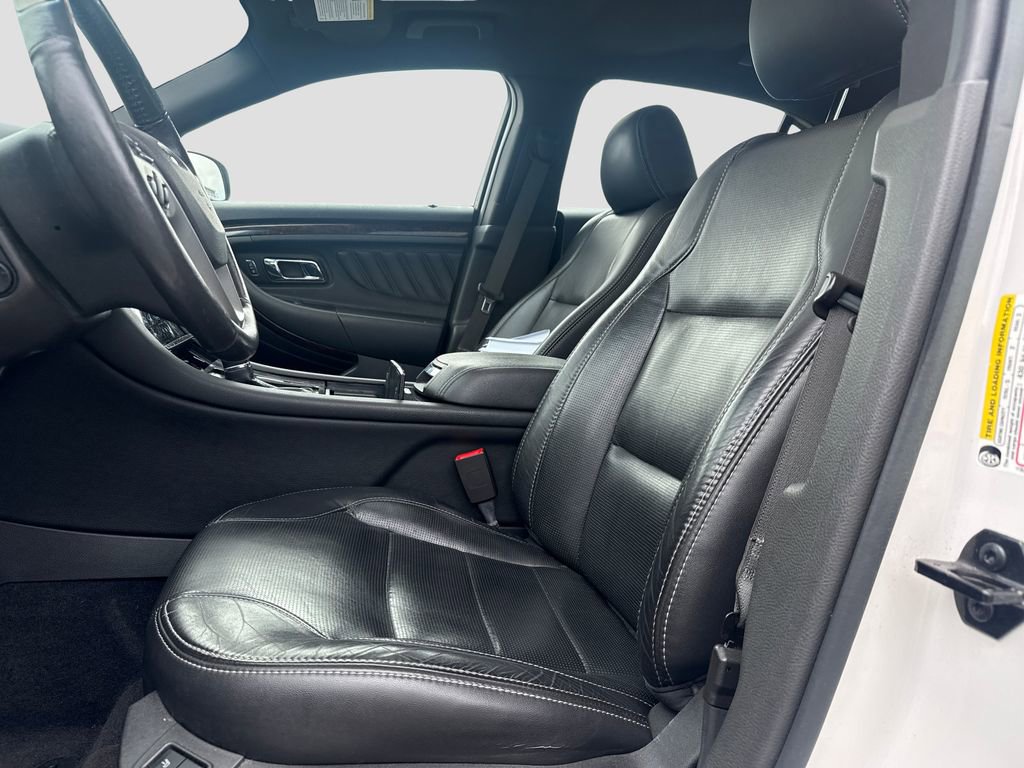 Used 2017 Ford Taurus Limited w/ Driver Assist Package AWD/4WD image 9