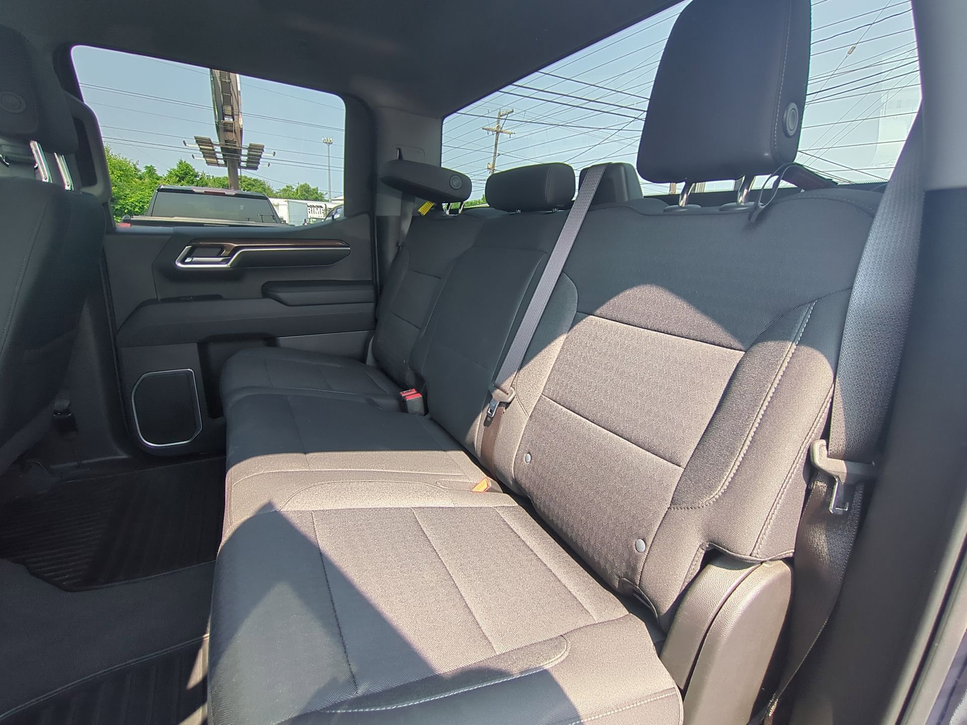 Certified 2022 Chevrolet Silverado 1500 LT AWD/4WD image 25