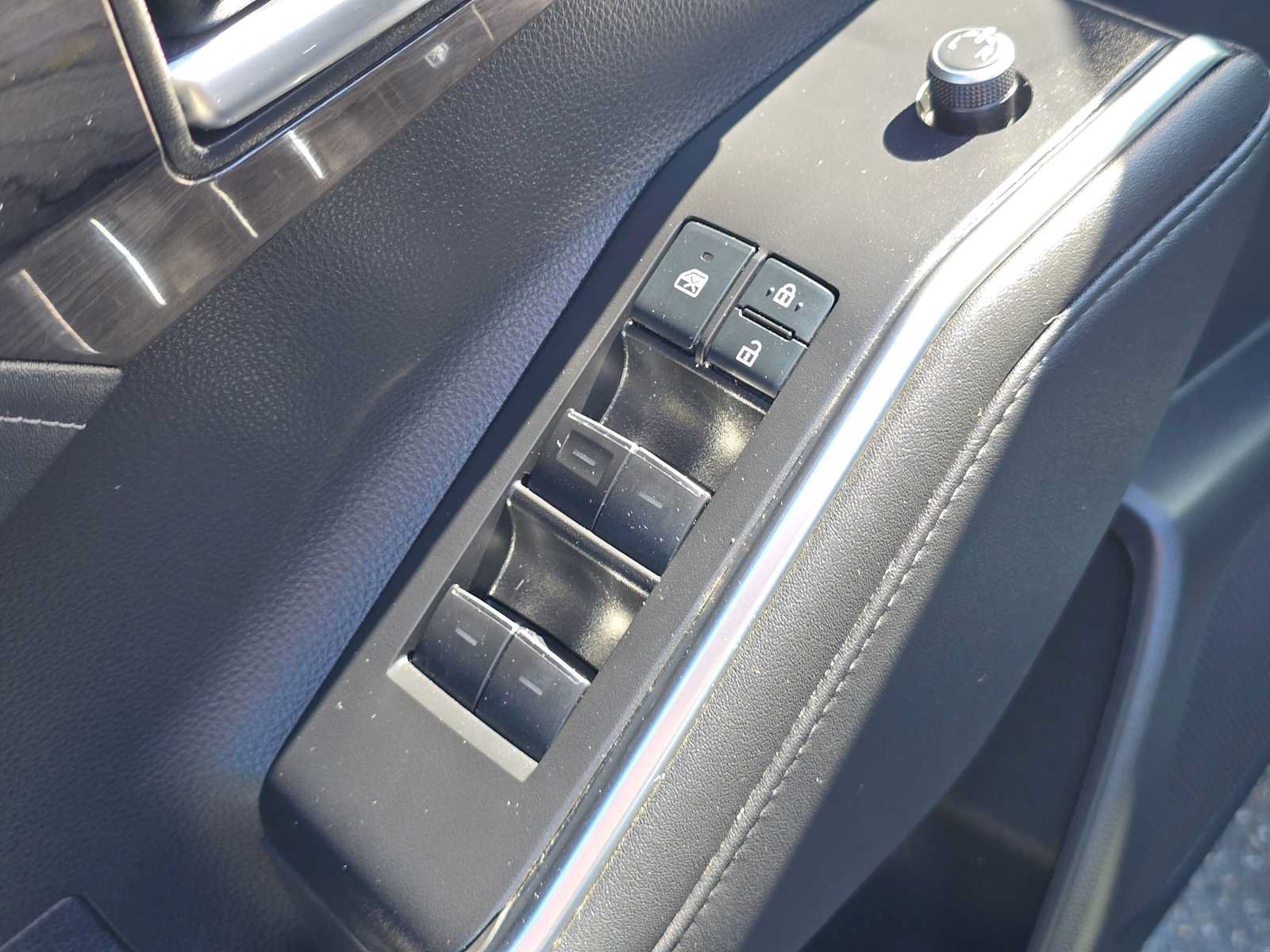 Used 2021 Toyota Highlander Platinum AWD/4WD image 24