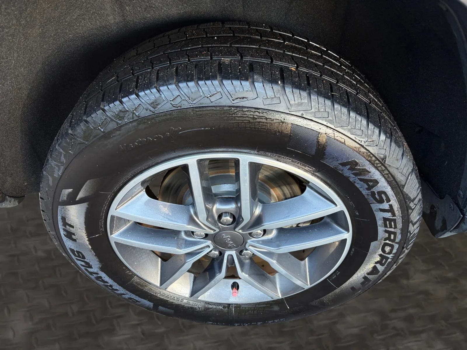 Used 2020 Jeep Grand Cherokee Limited AWD/4WD image 40