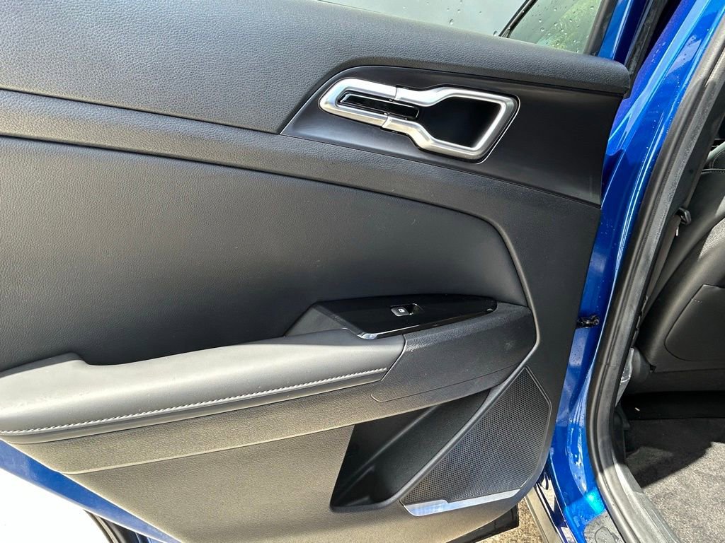 Used 2023 Kia Sportage EX FWD image 47